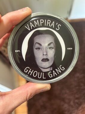 Kreepsville 666 
VAMPIRA’S GHOUL GANG 
Belt Buckle